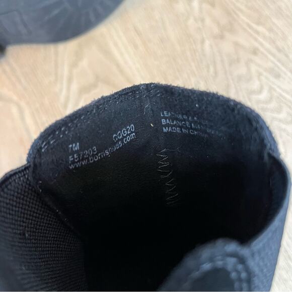 Born Bresson Suede Chelsea Boot Pull On Black Ankle Bootie Women’s 7 - Picture 12 of 13